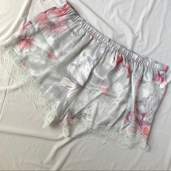 2 piece Silky Floral Lounge Set - Picture 7 of 8